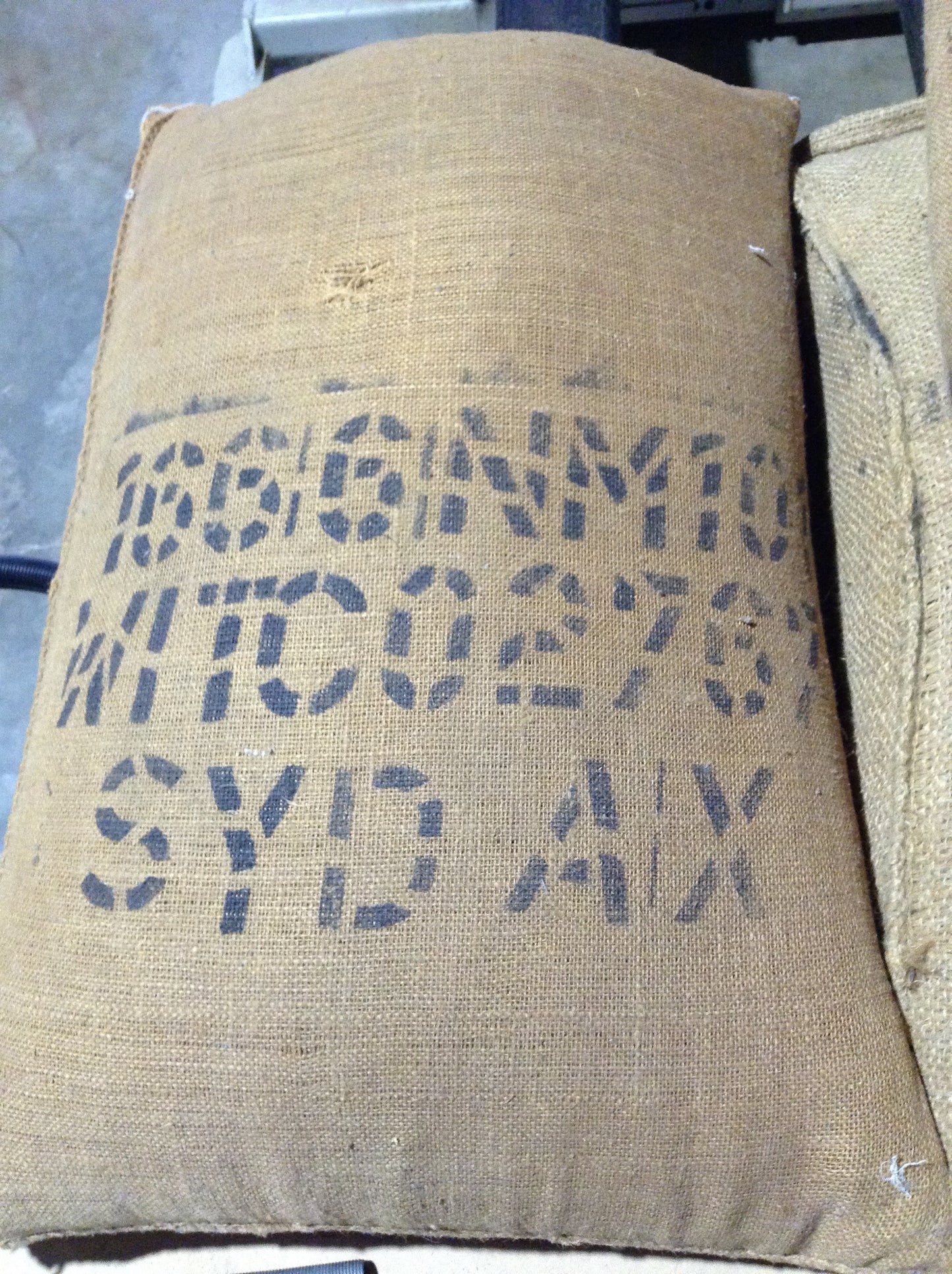 PAPUA NEW GUINEA - PSC AX 27 Y.O. AGED COFFEE